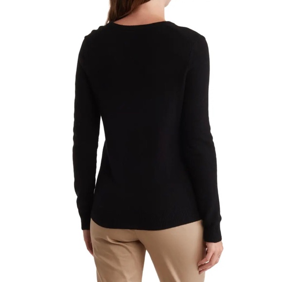 NWOT💝AMICALE Cashmere V-Neck Sweater Size S - Picture 2 of 14